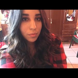 Meet your Posher, Dania